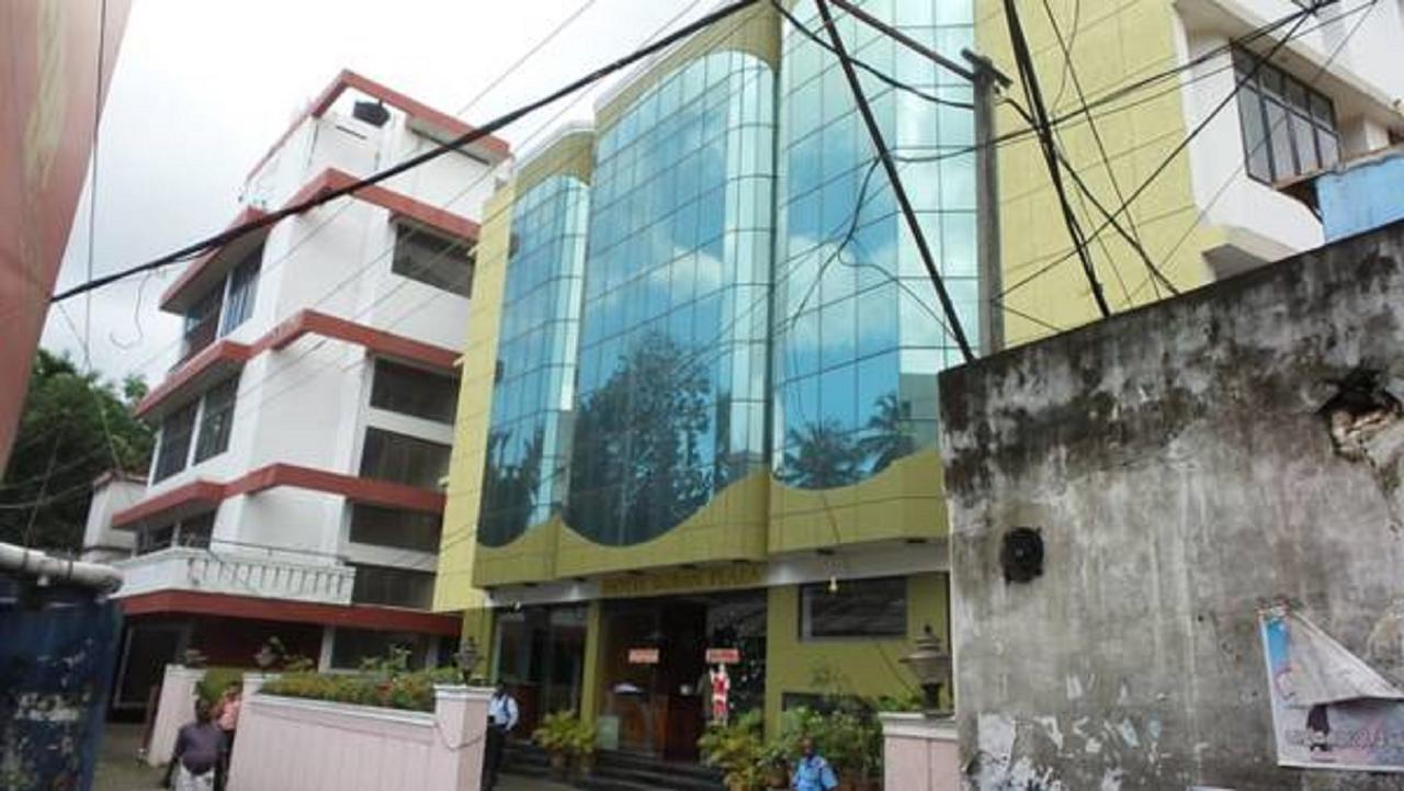 Hotel Boban Plaza Thiruvananthapuram Exterior photo